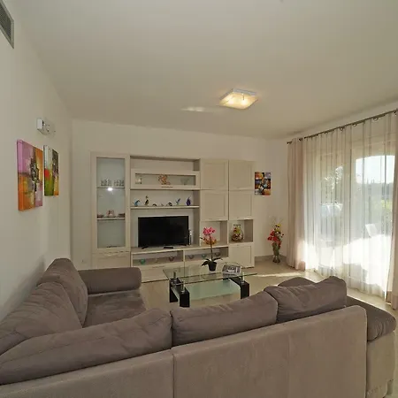 Serraglie Con Piscina Privata Βίλα