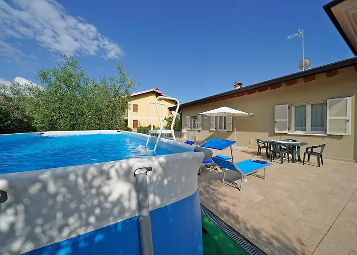 Serraglie Con Piscina Privata Raffa