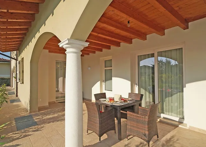 Serraglie Con Piscina Privata Βίλα Raffa