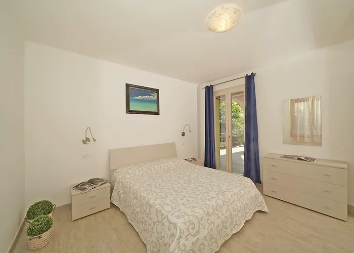 Serraglie Con Piscina Privata Βίλα *
